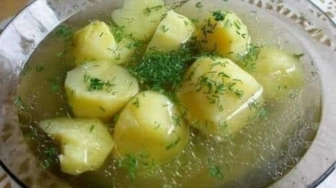 „Pietruszajka” czyli rosół z ziemniakami