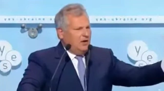 Przypominamy. A. Kwaśniewski i mentalność podległości