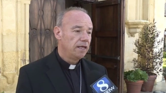 Celebrował „Mszę LGBT+”. Leon XIV awansował kontrowersyjnego biskupa