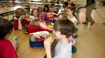 Szokujące słowa burmistrza Korsz. „Ubiór dzieci pokazuje, że rodzice nie mają pieniędzy”