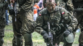 Różański zlecił badania i zszokował „Wyborczą”. Polscy żołnierze głosują na prawicę