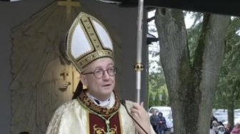 Chrystus w centrum, nie spór - mocne słowa abp. Adriana Galbasa w Wielkanoc