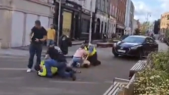 Wstrząsające sceny w Dublinie. Nożownik rzucił się na policjanta