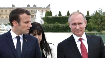 „Władimirze, proszę Cię…”. Media publikują zapis rozmowy Macrona z Putinem