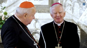 Wzruszające chwile w Krakowie. Abp Jędraszewski żegna się z posługą