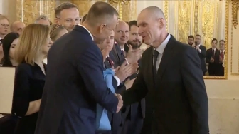 Andrzej Poczobut odebrał Order Orła Białego. Niezwykła uroczystość na Zamku Króelwskim