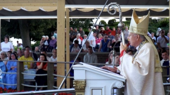 Abp Jędraszewski: Edukacja jest tak ważna, jak bezpieczeństwo militarne