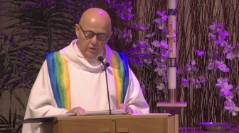 Skandal w Minneapolis: Katolicka parafia wystawiła gejowski musical „tylko dla dorosłych”!