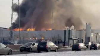 Ogromny pożar w Bydgoszczy. Na miejscu 32 zastępy straży pożarnej