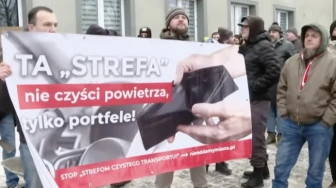 „Skok na kasę”. W Krakowie protest przeciw Strefie Czystego Transportu