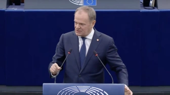 Tusk „się wściekł” w PE. Premier grzmi do opozycji: Zostałem arogancko obrażony