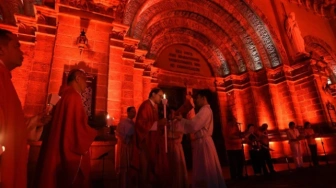 Alarmujące apele o modlitwę. Palenie kościołów w Indiach i na Bliskim Wschodzie