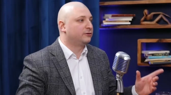 Paweł Chmielewski dla Frondy: Zbawcza strukturo, oręduj za nami