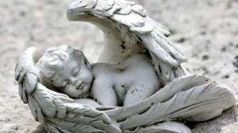 Zaduszki za nienarodzonych w Warszawie. Odbędą się tuż przy „przychodni aborcyjnej”