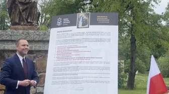 „My, katolicy…”. Karol Nawrocki podpisał umowę z organizacjami katolickimi