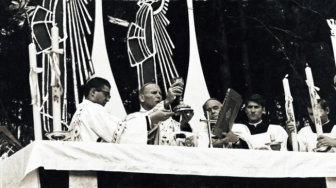 „To obraz oczyszczający". Nowy film o Janie Pawle II wchodzi do kin w całej Polsce