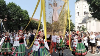 Boże Ciało w Łowiczu: tradycja, która prowadzi do Boga