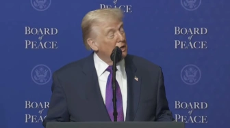 „Ze mną nie można żartować”. Trump otworzył posiedzenie Rady Pokoju