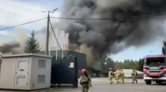 Ogromny pożar w Siemianowicach Śląskich. Płonie hala z tworzywami sztucznymi