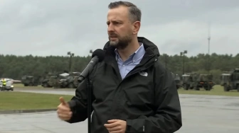 Co uderzyło w dom w Wyrykach? Szef MON zasłania się prokuraturą