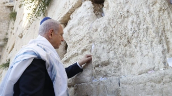 „Zapowiedział atak na Iran”. Netanjahu przy ścianie płaczu