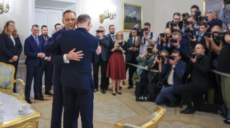 Andrzej Duda przywitał Karola Nawrockiego w Pałacu Prezydenckim