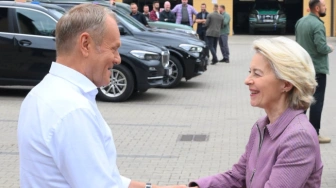 Absolutny hit! Premier pochwalił się szefowej KE zaporą, której powstanie jego partia sabotowała