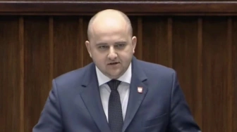Matecki: „Uderzył mnie a następnie drugiego posła PiS”