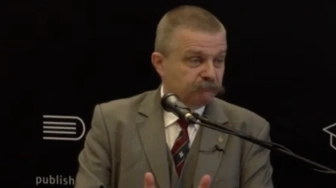 Zarzuty pod adresem Tuska. Prof. Żurawski vel Grajewski: Zachęcam zajrzeć do dokumentów