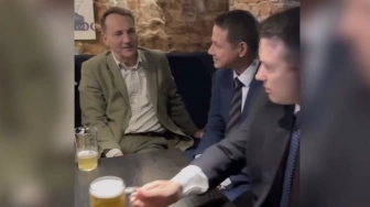 Mentzen po stronie Tuska. Straszy prezydenckim projektem