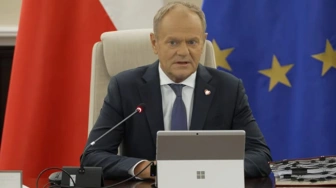 Donald Tusk zapowiada zakaz smartfonów w szkole