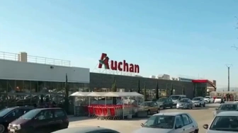 Auchan wychodzi z Rosji - reakcja na sankcje