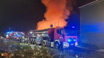 Kolejny potężny pożar w Polsce. Ponad stu strażaków na miejscu