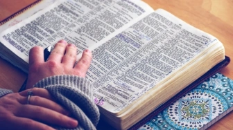 USA: rośnie zainteresowanie Biblią, spada jej regularne czytanie
