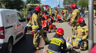 Groźny wypadek na Bielanach: Kierowca wjechał w cztery osoby na przejściu dla pieszych