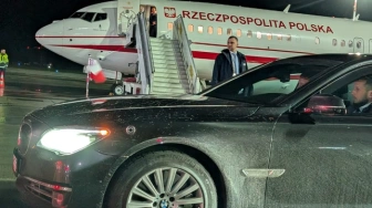 Dyplomacja po omacku i kompletna kompromitacja MSZ - brudne auto dla prezydenta w Rydze