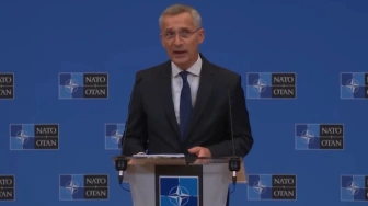 Szef NATO: Przesuwamy wojska bliżej granic