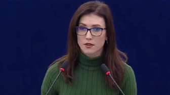 "Nigdy, przenigdy nie głosujcie na takich ludzi" - Burza po wpisie Zajączkowskiej o roli migrantów w Europie wg skrajnej lewicy