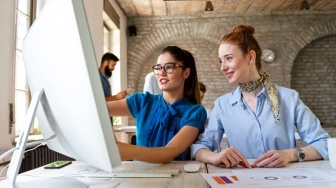 Faktury w małym biznesie – jak zapanować nad dokumentacją sprzedaży? [Materiał promocyjny]