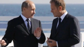 Tusk znów próbuje być ważniejszy od Trumpa... i "interpretuje" Putina