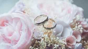 Papeteria na ślub szyta na miarę – dlaczego personalizacja robi tak ogromną różnicę? [Materiał promocyjny]