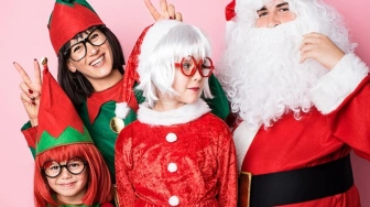 Jak stworzyć magiczną atmosferę świąt? Postaw na odpowiednie przebrania! [Materiał promocyjny]