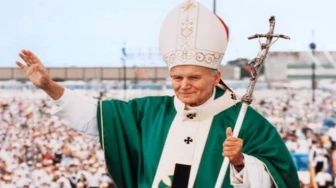 Czym charakteryzuje się powołanie kapłańskie w rozumieniu św. Jana Pawła II?