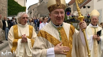 Grand Pardon w Chaumont. Wielki odpust znów zamienia francuskie miasteczko w kwietne sanktuarium