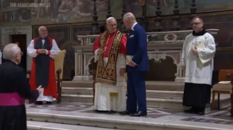 Irlandzki pastor: Karol III powinien abdykować po modlitwie z Leonem XIV