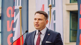 Mentzen atakuje szefa Sztabu Generalnego. Błaszczak: skandaliczne! Chłopiec w krótkich spodenkach