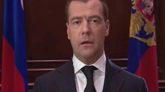 Miedwiediew straszy Europę