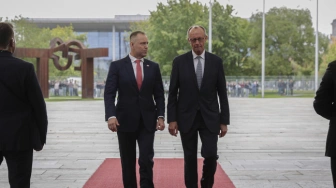 Nawrocki: Niemcy mogą spłacać reparacje, finansując polską armię