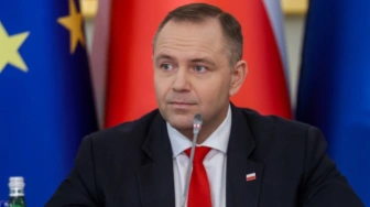 „To sprawa z głębokiego marginesu” - Prezydent Nawrocki o roszczeniach Sikorskiego ws. samolotu