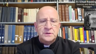 Czy za śmiercią Charliego Kirka kryje się wpływ demonów? Odpowiada egzorcysta